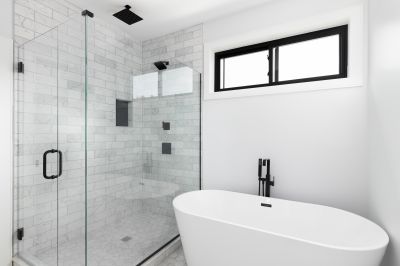 Glass-Enclosed Shower Bathtub
